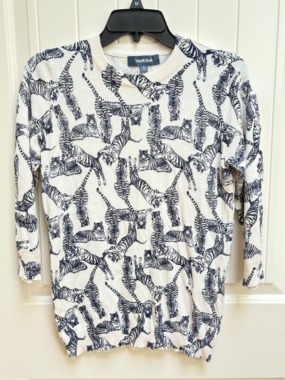 ModCloth White and Blue Tiger Print Crewneck Sweater, Small